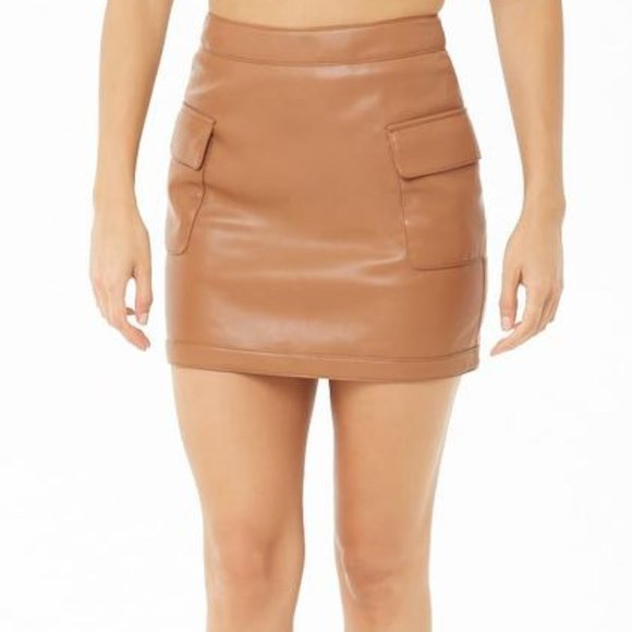NEW Forever 21 Faux Leather Cargo Mini Skirt - Picture 2 of 4